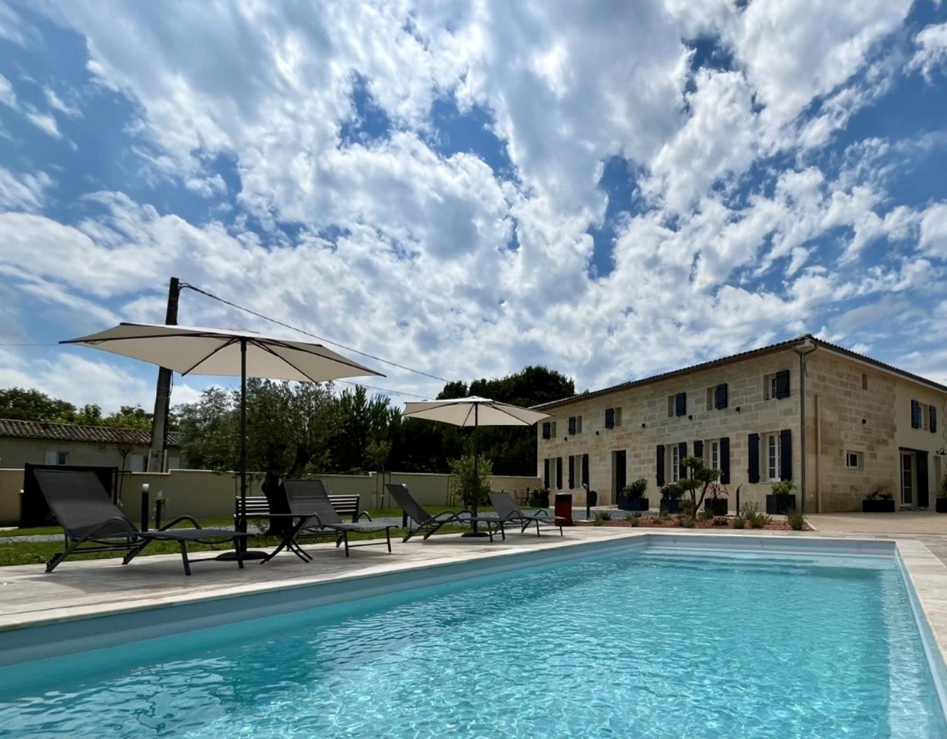 Dynastie - Le Repaire De Maltus "Gites & Spa" Lussac  Exterior photo